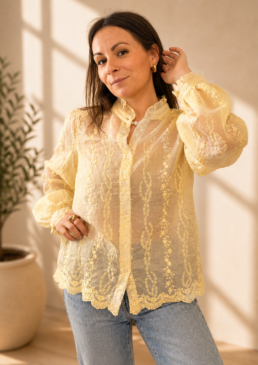 Chemise brodée florale